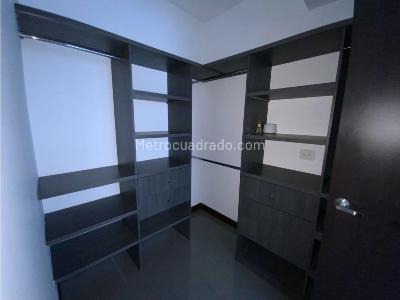 Apartamento de 4 alcobas en venta en Laureles, Medellín, 200 m² · foto 10 de 19