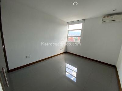 Apartamento de 4 alcobas en venta en Laureles, Medellín, 200 m² · foto 13 de 19