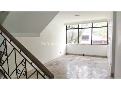 Apartamento en venta en Almeria, Medellín · foto 2 de 14