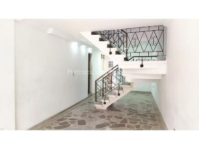 Apartamento en venta en Almeria, Medellín · foto 3 de 14