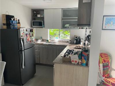 Apartamento en venta en Loma De Los Bernal, Medellín · foto 2 de 12