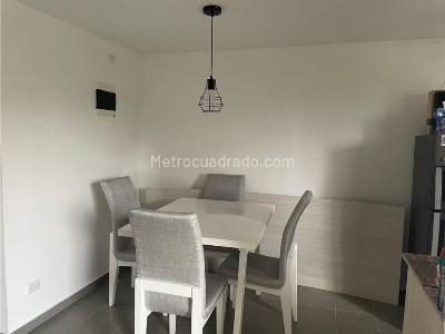 Apartamento en venta en Loma De Los Bernal, Medellín · foto 3 de 12