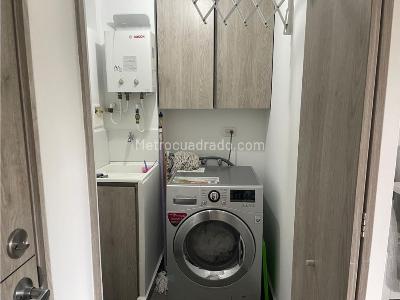Apartamento en venta en Loma De Los Bernal, Medellín · foto 5 de 12