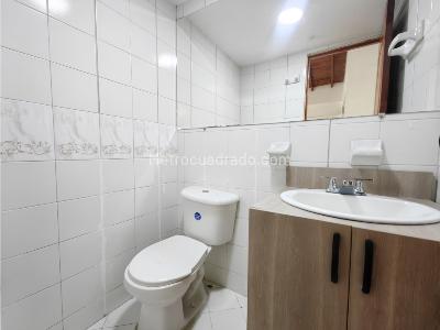 Apartamento de 3 alcobas en venta en Prado Centro, Medellín, 84 m² · foto 4 de 20