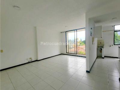 Apartaestudio en venta en Prado Centro, Medellín, 44 m² · foto 2 de 20