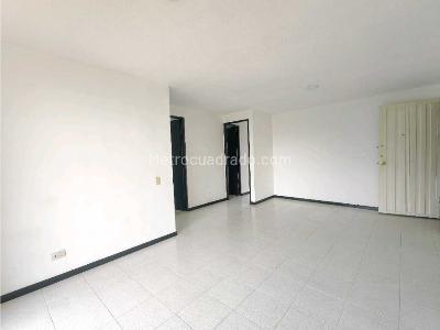 Apartaestudio en venta en Prado Centro, Medellín, 44 m² · foto 3 de 20