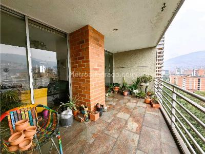 Apartamento de 3 alcobas en venta en Conquistadores, Medellín, 114 m² · foto 8 de 20