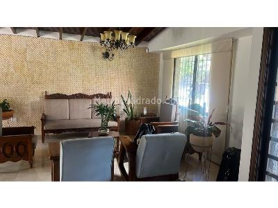 Casa de 5 alcobas en venta en Belen Alameda, Medellín, 220 m² · foto 2 de 16