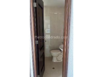 Casa de 5 alcobas en venta en Belen Alameda, Medellín, 220 m² · foto 5 de 16