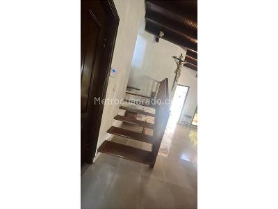 Casa de 5 alcobas en venta en Belen Alameda, Medellín, 220 m² · foto 9 de 16