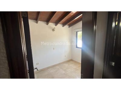 Casa de 5 alcobas en venta en Belen Alameda, Medellín, 220 m² · foto 11 de 16