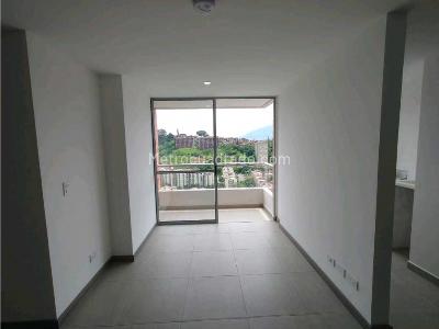 Apartamento en venta en Itagui, Medellín · foto 3 de 20