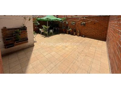 Apartamento de 4 alcobas en venta en La Castellana, Medellín, 150 m² · foto 3 de 19