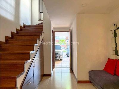 Casa de 3 alcobas en venta en Loma Del Esmeraldal, Envigado, 198 m² · foto 6 de 14