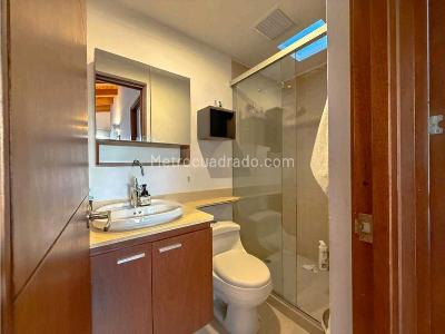 Casa de 3 alcobas en venta en Loma Del Esmeraldal, Envigado, 198 m² · foto 8 de 14