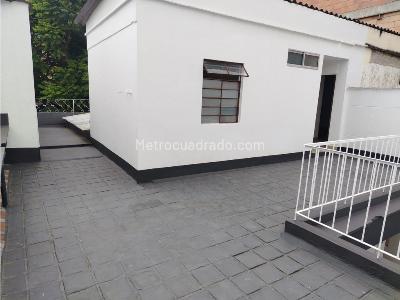 Casa de 5 alcobas en venta en Calasanz, Medellín, 340 m² · foto 4 de 15