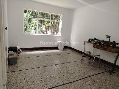 Casa de 5 alcobas en venta en Calasanz, Medellín, 340 m² · foto 6 de 15