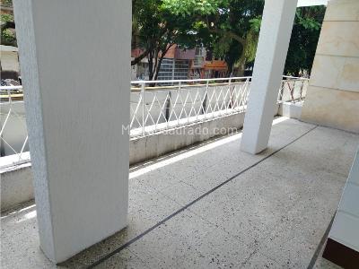 Casa de 5 alcobas en venta en Calasanz, Medellín, 340 m² · foto 7 de 15