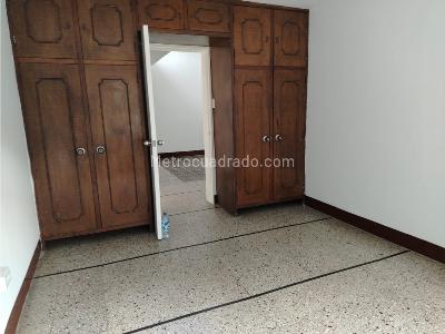 Casa de 5 alcobas en venta en Calasanz, Medellín, 340 m² · foto 10 de 15