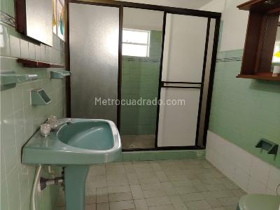 Casa de 5 alcobas en venta en Calasanz, Medellín, 340 m² · foto 12 de 15