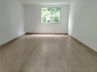 Casa de 5 alcobas en venta en Calasanz, Medellín, 340 m² · foto 14 de 15