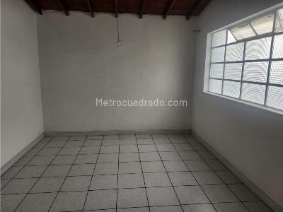 Casa de 5 alcobas en venta en Belen Miravalle, Medellín, 184 m² · foto 2 de 13