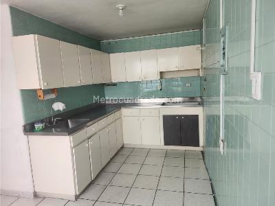 Casa de 5 alcobas en venta en Belen Miravalle, Medellín, 184 m² · foto 3 de 13