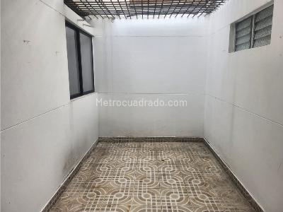 Casa de 5 alcobas en venta en Belen Miravalle, Medellín, 184 m² · foto 4 de 13
