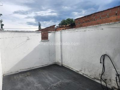 Casa de 5 alcobas en venta en Belen Miravalle, Medellín, 184 m² · foto 9 de 13