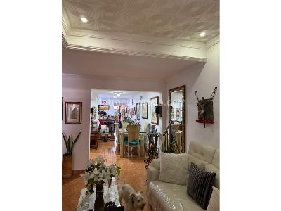 Casa de 3 alcobas en venta en La Castellana, Medellín, 270 m² · foto 2 de 17