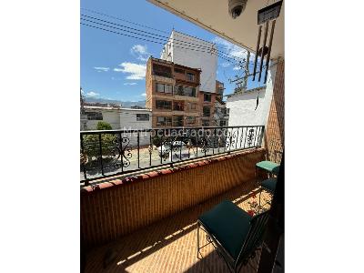 Casa de 3 alcobas en venta en La Castellana, Medellín, 270 m² · foto 3 de 17
