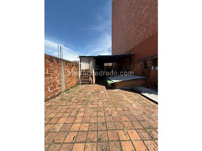 Casa de 3 alcobas en venta en La Castellana, Medellín, 270 m² · foto 13 de 17