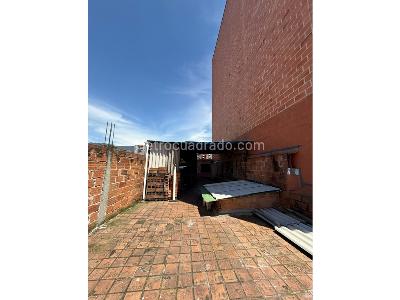 Casa de 3 alcobas en venta en La Castellana, Medellín, 270 m² · foto 14 de 17