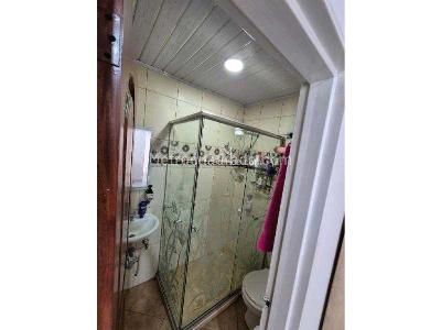 Casa de 5 alcobas en venta en 1er Parque Laureles, Medellín, 212 m² · foto 16 de 17