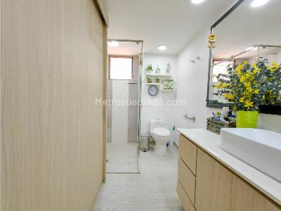 Apartamento de 3 alcobas en venta en Conquistadores, Medellín, 115 m² · foto 6 de 20