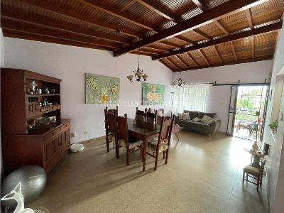 Casa de 5 alcobas en venta en Laureles, Medellín, 208 m² · foto 3 de 19