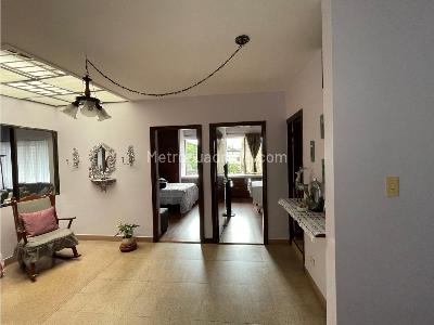 Casa de 5 alcobas en venta en Laureles, Medellín, 208 m² · foto 6 de 19