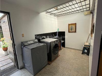 Casa de 5 alcobas en venta en Laureles, Medellín, 208 m² · foto 11 de 19