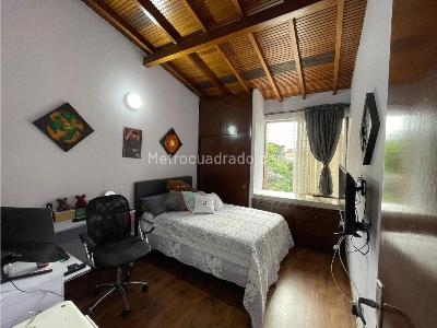 Casa de 5 alcobas en venta en Laureles, Medellín, 208 m² · foto 12 de 19