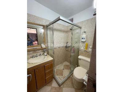Casa de 5 alcobas en venta en Laureles, Medellín, 208 m² · foto 17 de 19