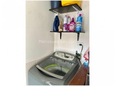 Apartamento de 3 alcobas en venta en Laureles, Medellín, 88 m² · foto 2 de 16