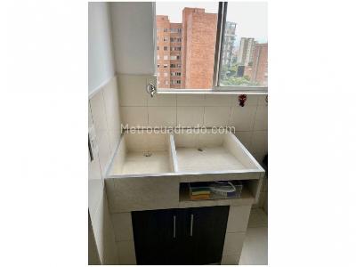 Apartamento de 3 alcobas en venta en Laureles, Medellín, 88 m² · foto 13 de 16