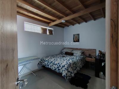 Apartamento de 1 alcoba en venta en Carmelo, Bello, 67 m² · foto 14 de 20