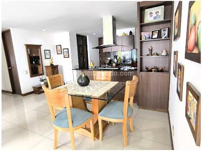 Apartamento en venta en Loma Del Indio, Medellín · foto 2 de 18