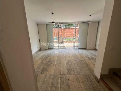 Casa de 3 alcobas en venta en Belen La Mota En La Comuna 16 De Medellin, Medellín, 113 m² · foto 2 de 20