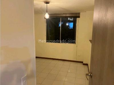 Apartamento de 3 alcobas en venta en Loma De San Julian Comuna 10 Medellin, Medellín, 86 m² · foto 10 de 14