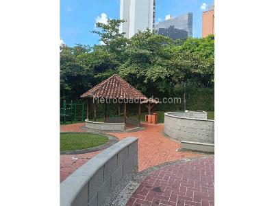 Apartamento de 3 alcobas en venta en Loma De San Julian Comuna 10 Medellin, Medellín, 86 m² · foto 11 de 14
