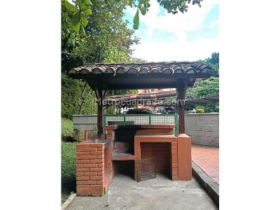 Apartamento de 3 alcobas en venta en Loma De San Julian Comuna 10 Medellin, Medellín, 86 m² · foto 12 de 14
