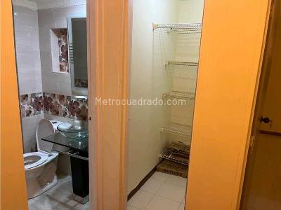 Apartamento de 3 alcobas en venta en Loma De San Julian Comuna 10 Medellin, Medellín, 86 m² · foto 2 de 14