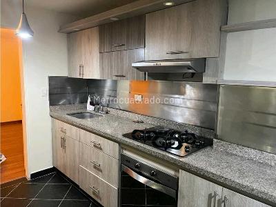 Apartamento de 3 alcobas en venta en Loma De San Julian Comuna 10 Medellin, Medellín, 86 m² · foto 3 de 14